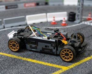 ミニッツAWDでジャイロが効きすぎる理由｜操作がワンテンポ遅れる原因